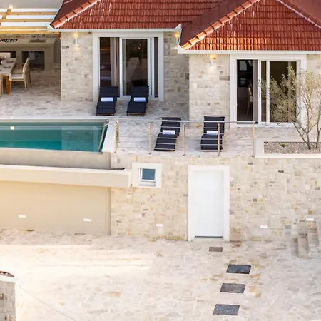 Villa Silvana By Guide *